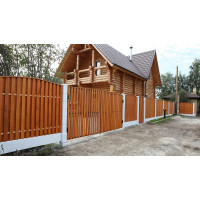 Забор для дачи из деревянного штакетника